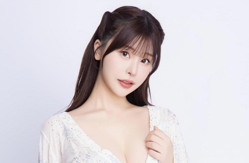 木南美美谈台湾见面会：首度仅戴胸贴登台，称愿为粉丝付出一切